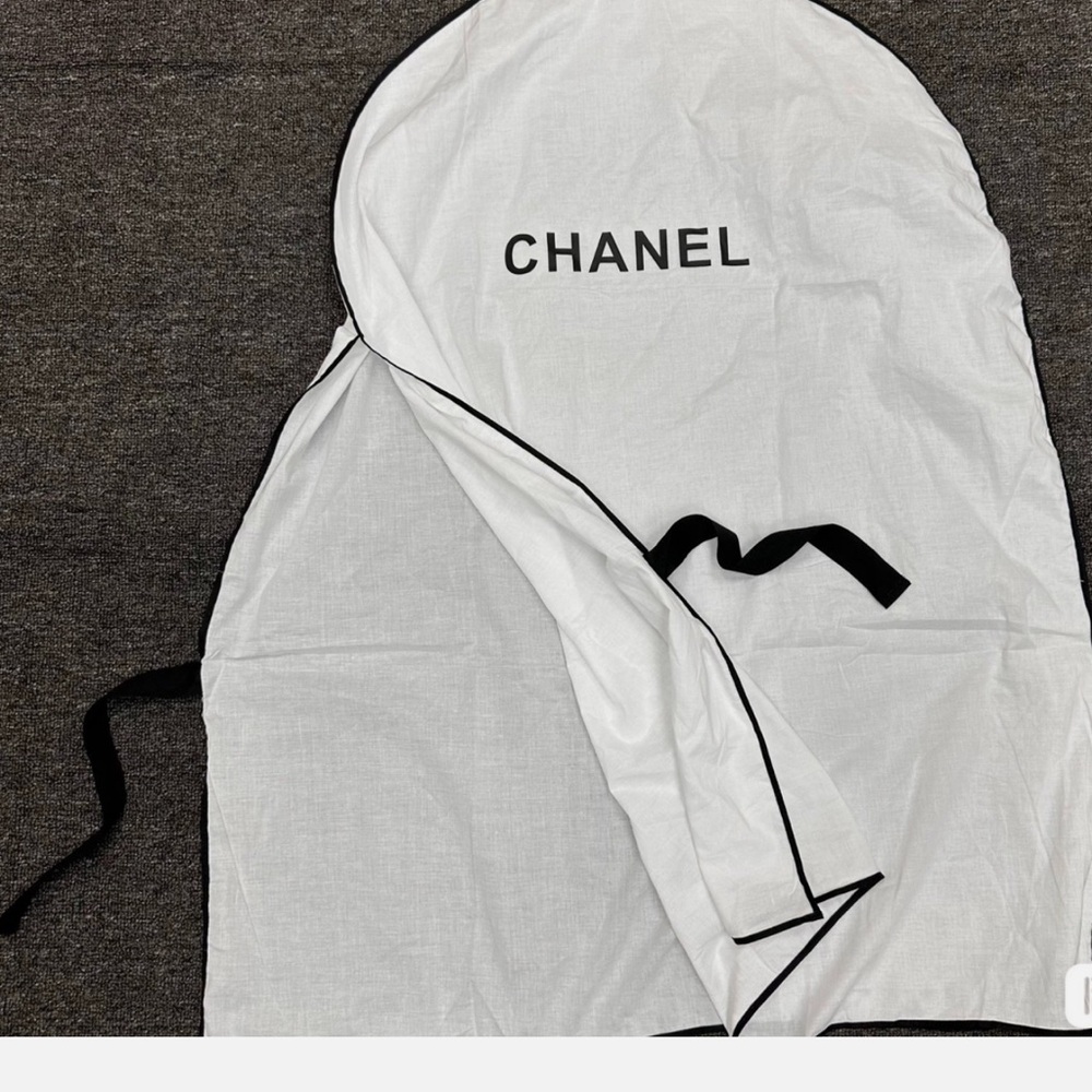 AUTHENTIC CHANEL White and Black Garment Cover 70 x 88 cm